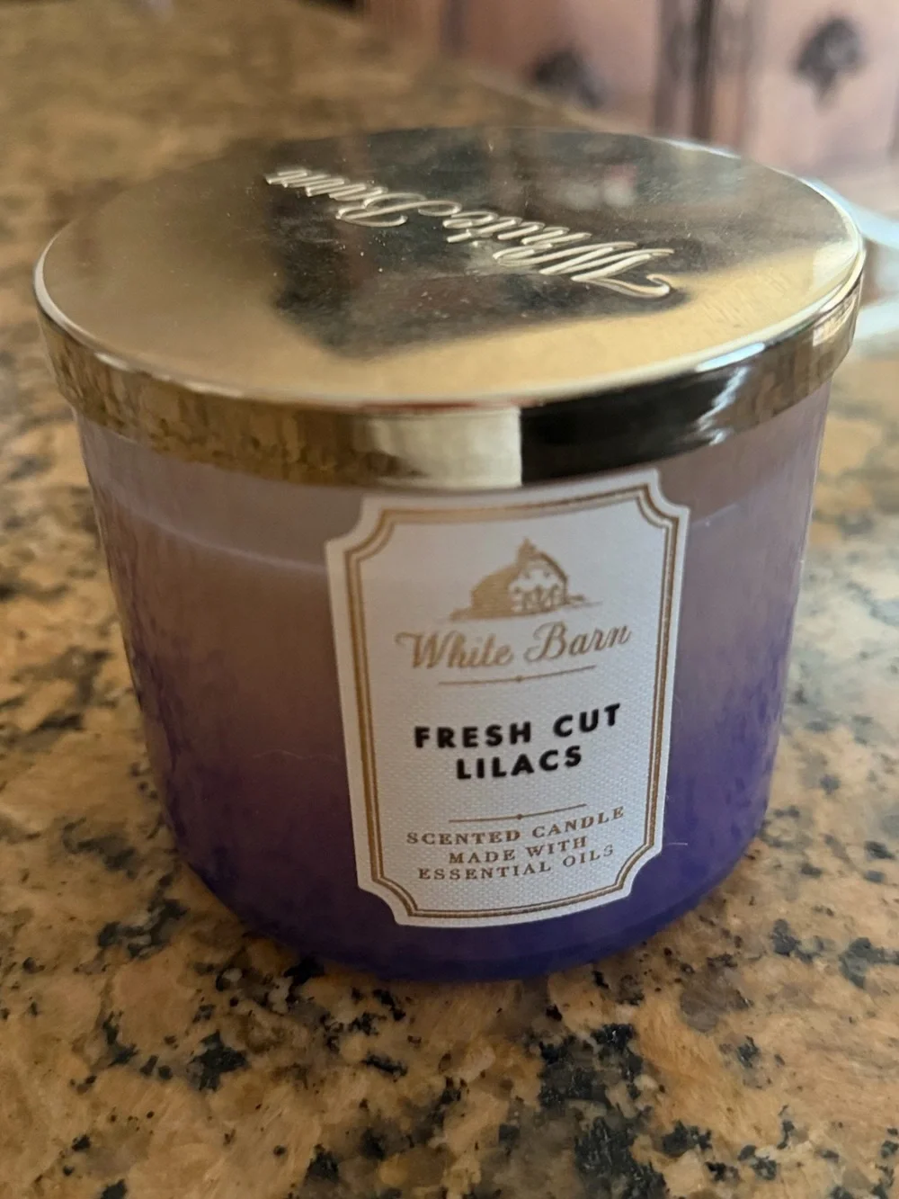 NWT White Barn 3 wick Fresh Cut Lilacs scented candle - Picture 1 of 5